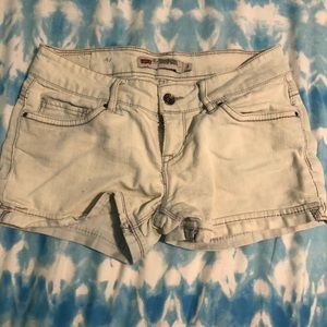 White Levi shorts